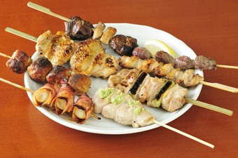 お店のすべてがわかる一皿『焼き鳥8種の盛り合わせ』