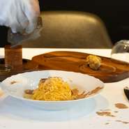 季節の食材をふんだんに使用し、旬の味覚を表現したコースです。記念日や誕生日、接待など、大切な食事の席にオススメ。思い出に残る時間を華やかに彩ってくれます。※画像はイメージです。