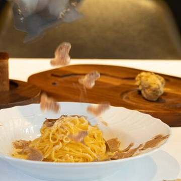 ＜人気のオマール海老のパスタを含む特別コース＞※1週間前までにご予約をお願いいたします。