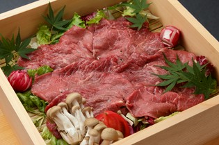 こだわりの上州牛のモモ肉は上品な香りと旨みが魅力