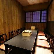 4名以上のご予約で、宴会コースと飲み放題付きプランなどの予約も可能です。ドリンクメニューもたくさん揃えてお待ちしております。ご予算に応じてコース料理の設定も可能。詳細は店主にお問い合わせください。
