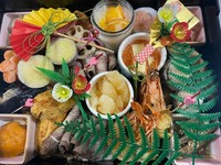 大変嬉しいことに、おせちは毎年11月中旬頃には完売致します。
お買い上げくださいましたお客様誠にありがとうございました。
毎年度、皆々様にとって笑顔溢れる年になりますように☆