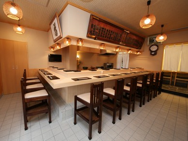 県外や海外からのお客様にも喜ばれる、職人が握る至高の一貫