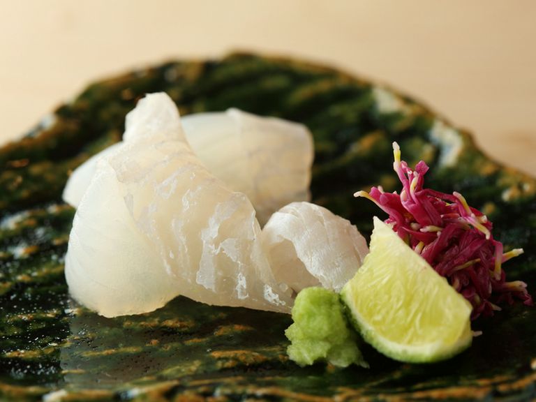 接待・会食にふさわしい、さまざまな味覚が一堂に揃う『おまかせ〜地物のマコガレイ』