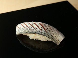 新潟の米の中でも、類稀な旨みがあるコシヒカリを使ったシャリ