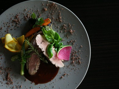 ワインと絶品料理が魅せる至極のマリアージュ