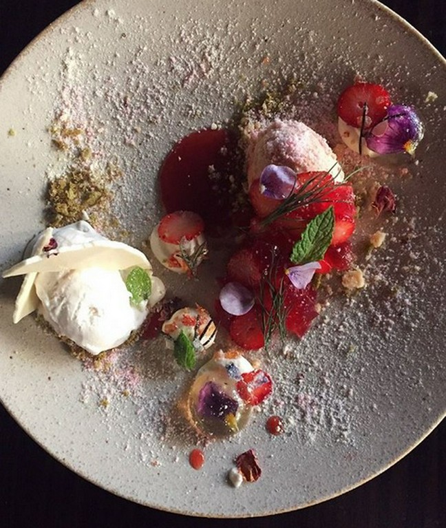 コースの最後を飾るデザート