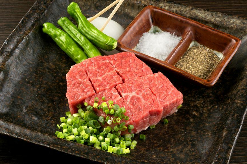 おつまみ感覚で楽しみたい! 黒毛和牛の『赤身サイコロ』