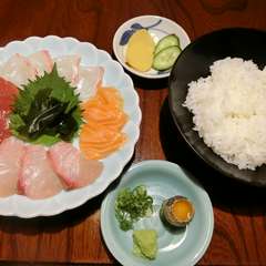 新鮮魚貝の　海鮮丼