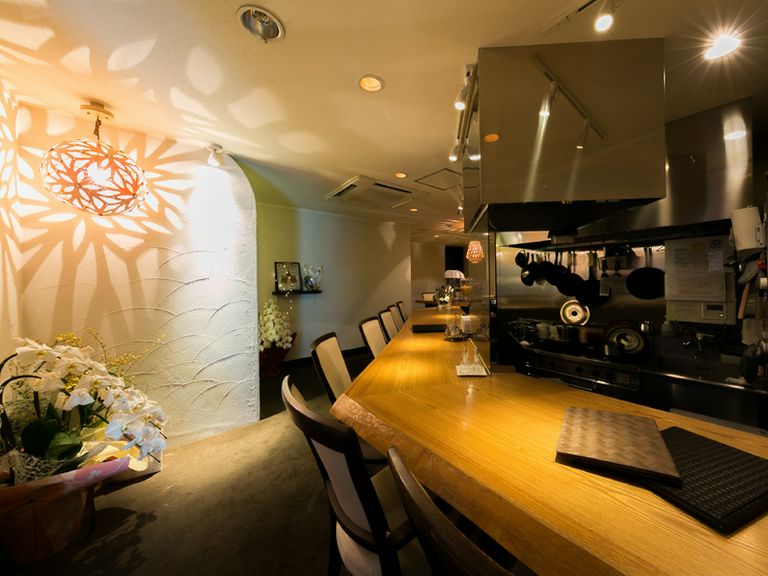 ライティングにこだわった、おしゃれな隠れ家空間