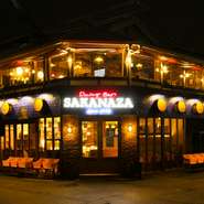 「三原の海と町を明るく照らす灯台になりたい」スタッフはこの思いを胸に、明るい接客を心がけています。お客様の元気な笑顔を励みに、私たちもまたがんばれるようなお店づくりが目標です。