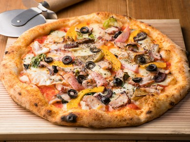 厳選した食材の美味しさが重なり合う『Pizza  瀬戸内のたこ』