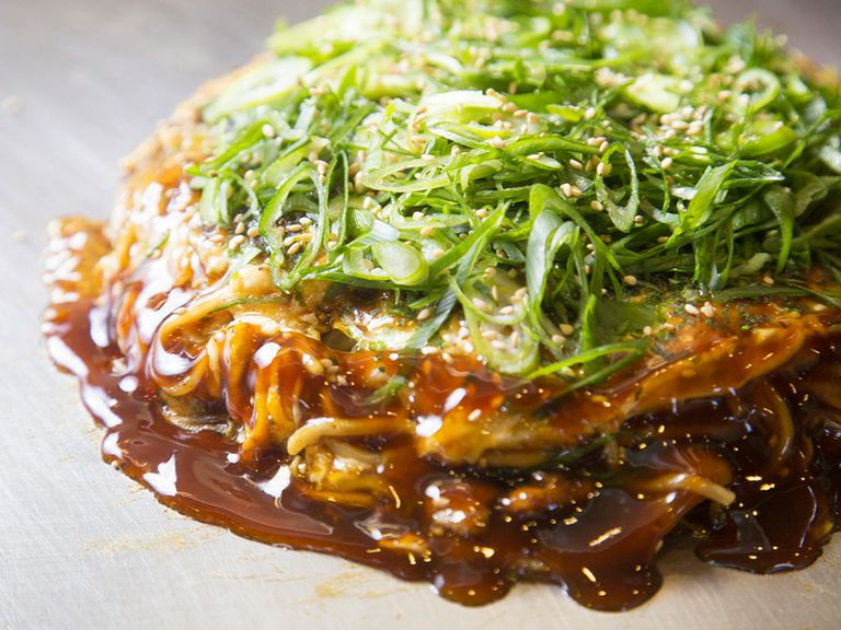 毎日広島から取り寄せるこだわりの生麺を使用