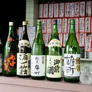 日本酒は岡山県産の赤磐市産雄町米を使った純米酒にこだわって揃えているそう。一つ一つ厳選されて揃えられます。他にも焼酎、梅酒、ビール、ウイスキー、ワインなど酒通も満足のラインナップでお酒を楽しめます。