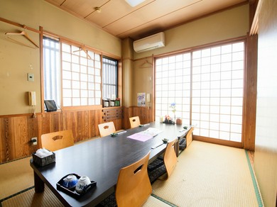 プライベートな空間で落ち着いて食事が楽しめる個室