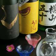 店主こだわりのドリンクメニューは全70種以上が揃います。厳選ビール、超炭酸角ハイボールを始め、世界一に輝いた日本酒『大吟醸【極醸】喜多屋』や果肉たっぷりのWadanサワー等、その日の気分で選ぶ楽しさもあり。