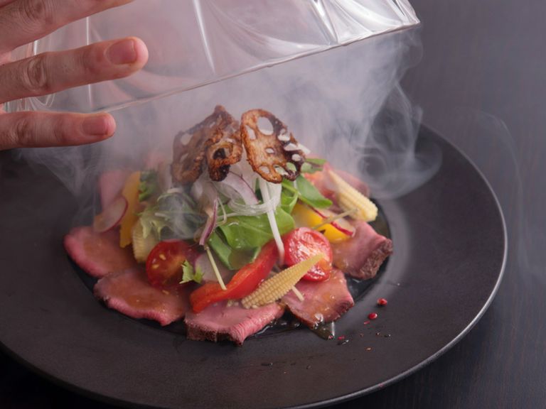 ローストビーフのスモークサラダ