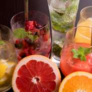 飲み放題は2時間の15分前ラストオーダーとなります。

15名様以上の宴会は15分前自動ストップとなりますので、予めご了承お願い致します。
