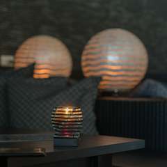 しっとりした雰囲気のなか、2人の距離を縮める特別な時間を