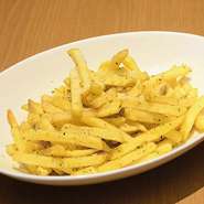 French fries with parmesan
フライドポテトとパルメザンチーズ