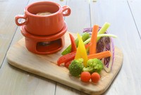 Italian Anchovy and Warm garlic sauce dip, with Season vegetables
イタリアンアンチョビーとニンニクの温かいソース、季節の野菜添え