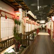 座敷のレイアウトは自由に変えることができ、最大96名までの宴会を行うことができるそう。家族の慶弔事はもちろん、結婚式の二次会、歓送迎会、パーティなど、いろんな用途で活用できます。