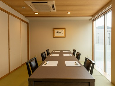 水入らずのひと時をゆったりと過ごせる、趣き溢れる和室