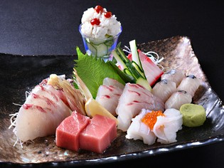 鮮度に絶対の自信を持って届けている、ふぐや旬の魚介