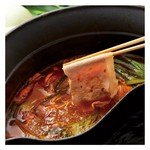 唐辛子の辛味が豚肉の甘みを際立たせてくれます。コクのある味わいと深みのある辛さをお楽しみください。
《オススメアレンジ：シビ辛セット》