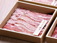 食べ放題コースに、アルコール飲み放題が付いたコースです。飲み放題なしは5880円でご提供！