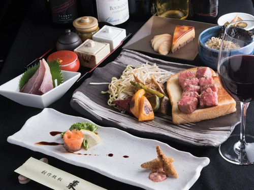こだわりの素材が所狭しと並ぶ贅沢なコース料理