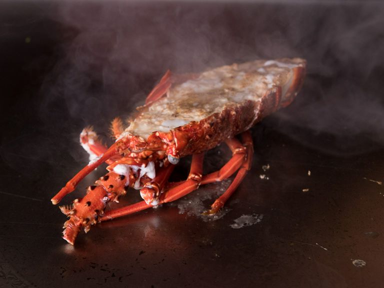 活伊勢海老とA5ランクステーキを堪能