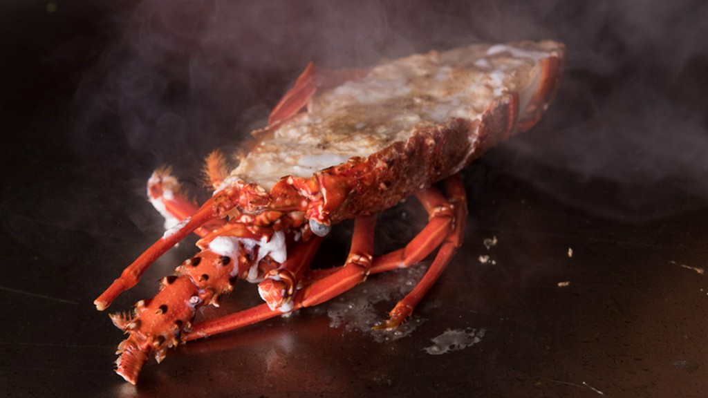 活伊勢海老とA5ランクステーキを堪能