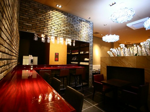 カウンター席やカウンター近くのテーブル席のみの貸切もOK