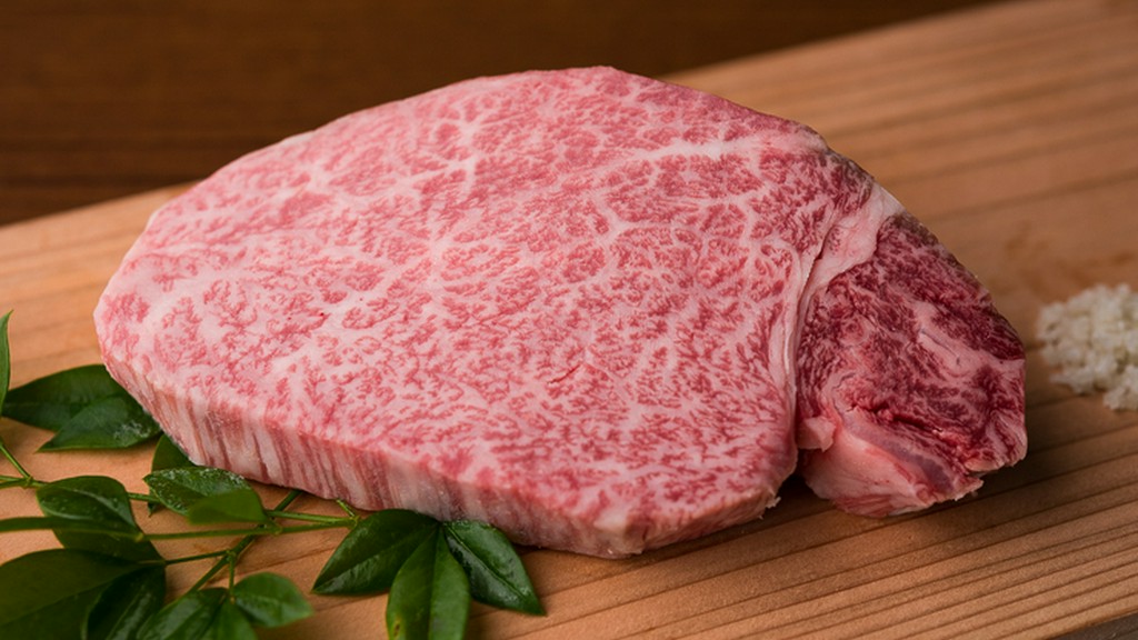 あっさりとしながらも、とろけるような贅沢な柔らかさ『山形牛ヘレ』塩・タレ