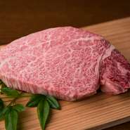 一頭の牛からわずか3％しかとれない超高級部位である「山形牛のヘレ肉」。適度な脂がのった、とても柔らかくて上品な味わいです。肉の旨みたっぷりの贅沢な部位を、存分に堪能できます。