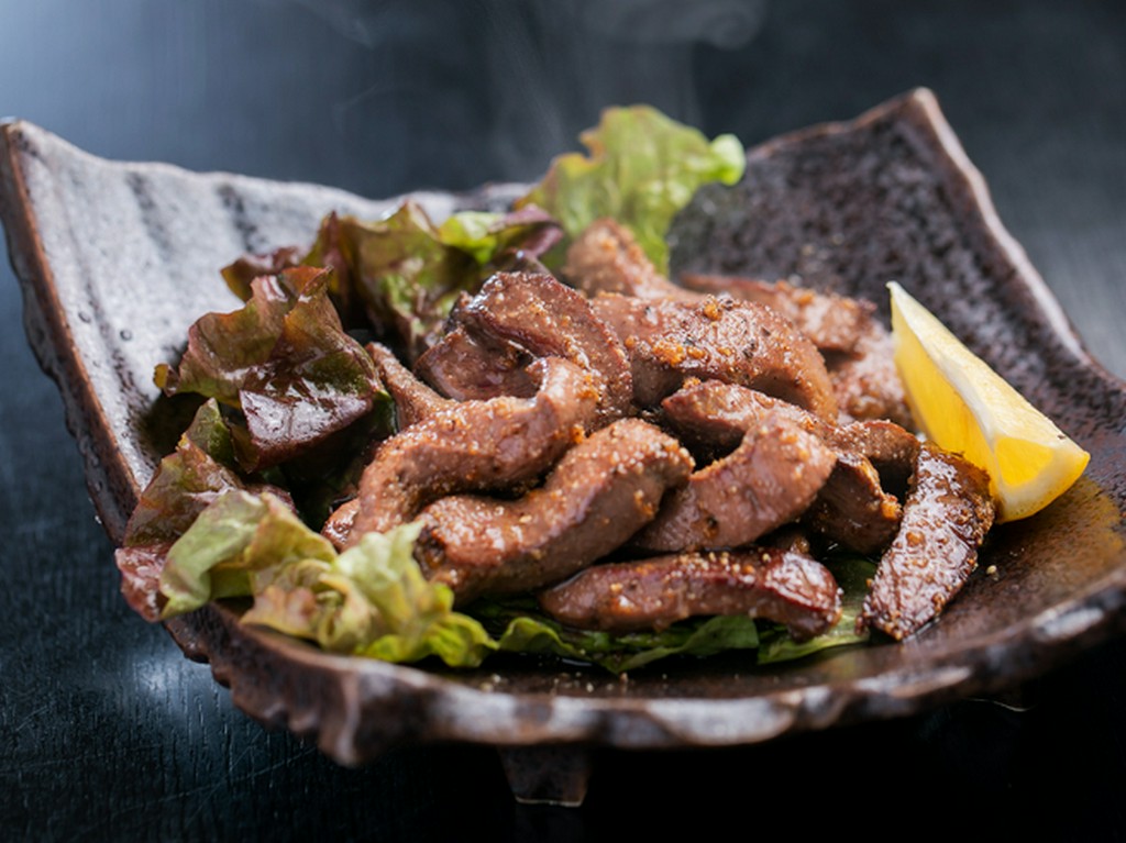 ビールとの相性抜群の看板メニュー『牛ハツガーリック』