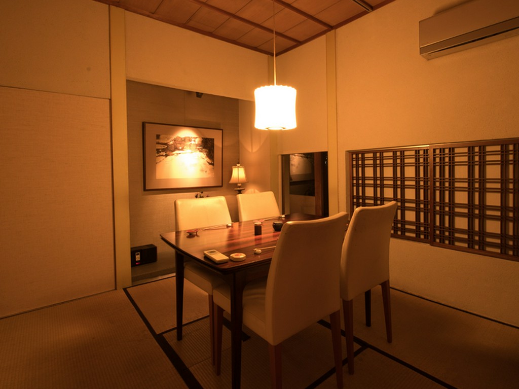 さまざまなシーンで利用できる、居心地の良い一室