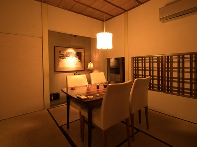 さまざまなシーンで利用できる、居心地の良い一室