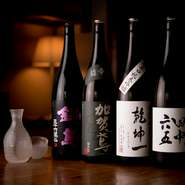 通を頷かせる日本酒が勢ぞろい。旬の一本を堪能できる