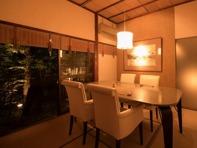 洗練された雰囲気の中、絶品料理で大切なお客様をおもてなし