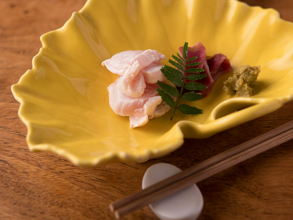 選び抜いた鶏肉のみをつかった『お刺身（コース内一品）』