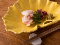 選び抜いた鶏肉のみをつかった『お刺身（コース内一品）』