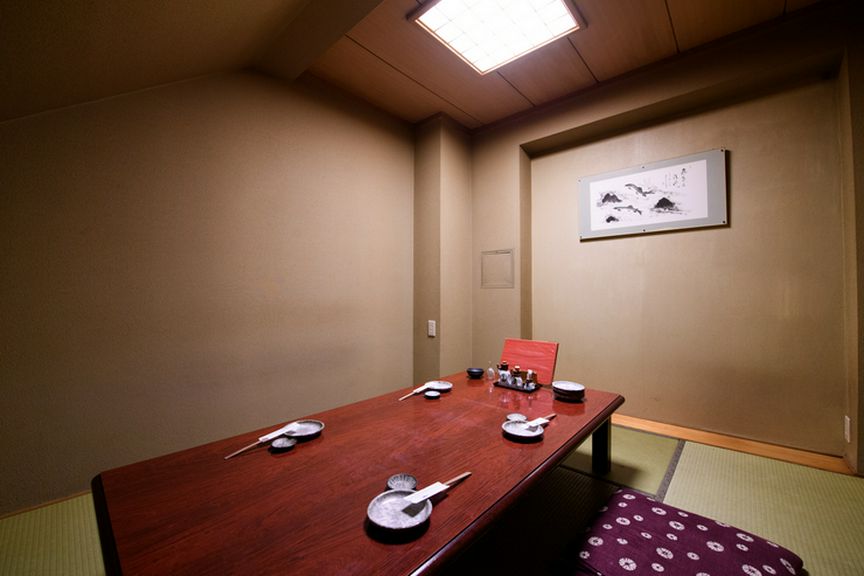 仲間と過ごす水入らずの時間を、くつろぎの和室で