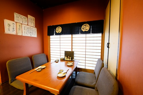 半個室としての利用にも人気がある、フロア奥のスペース