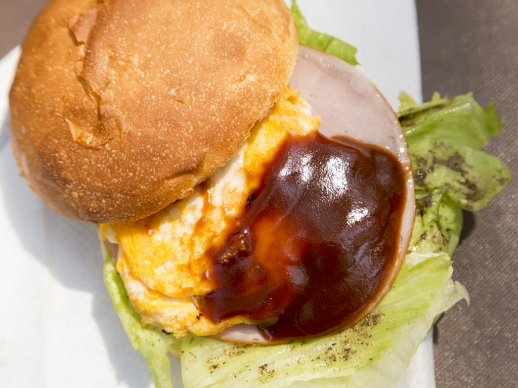 ハムエッグバーガー