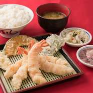 小エビ5本 ／ 野菜3品 ／ ごはん ／ みそ汁