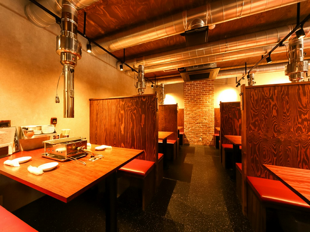 和やかな雰囲気の中で味わう、珠玉な肉料理