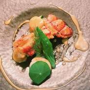 厳選した、オマール海老、神戸牛もも肉のポワレを召し上がって頂ける、アミューズ、前菜、スープ、お魚料理、お肉料理、デザート、食後のお飲み物がついた人気のエクラタンスペシャルコース