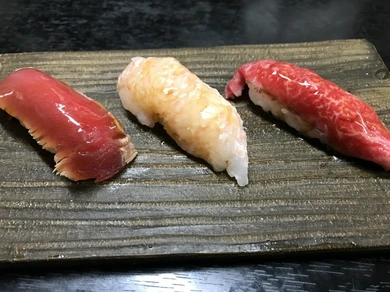 懐石にプラスしてもぜひオーダーしたい『千屋牛にぎり』